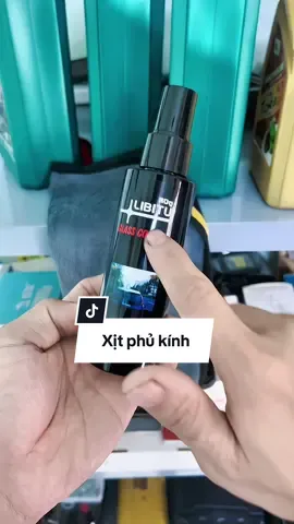 Xịt phủ kính nano Libitu chống nước khi đi mưa. #xitchongbamnuoc #xitnanochongnuoc #xitnanolibitu #xitphukinhchongdongnuoc 