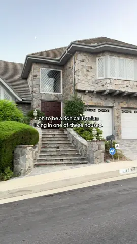 #californiahouses #richlifestyle #tuscanhouse 