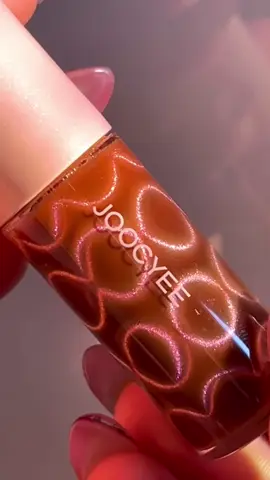 JOOCYEE MagneGlow Lip Glos✨ @JOOCYEE US  #glitterlipgloss #lipglossswatch #lipgloss #makeup #glittermakeup 
