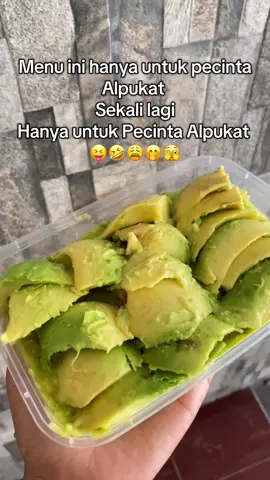 Kasih nama apa ya enaknya menu ini wkwkkw .. yg cocok dan bagus ta kasih free 1 box menu ini heheh #fyp #alpukatkerok #kepanjenkuliner #kulinerkepanjen #apukatkocok 