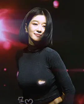 and I just keep going back to edit that day, I can't avoid it 🤷🏻‍♀️ ac: me  #seoyeaji #서예지 #seoyeji #fanmeeting #folded 