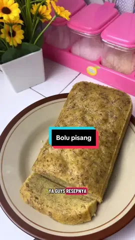 Pertama kali coba buat ✨BOLU PISANG ✨ternyata rasanya enduulll..😍🤤  ❗️Bahan : - 3 buah pisang  - 10 sdm gula pasir - 2 butir telur ayam - 11 sdm tepung terigu - 1/2 sdt baking soda - 1/2 sdt baking powder - 8 sdm minyak goreng  #resepbolupisang #bikincamilansimple #masakdirumah #bolupisangkukus #resepsimple #fypシ゚ #voiceover 