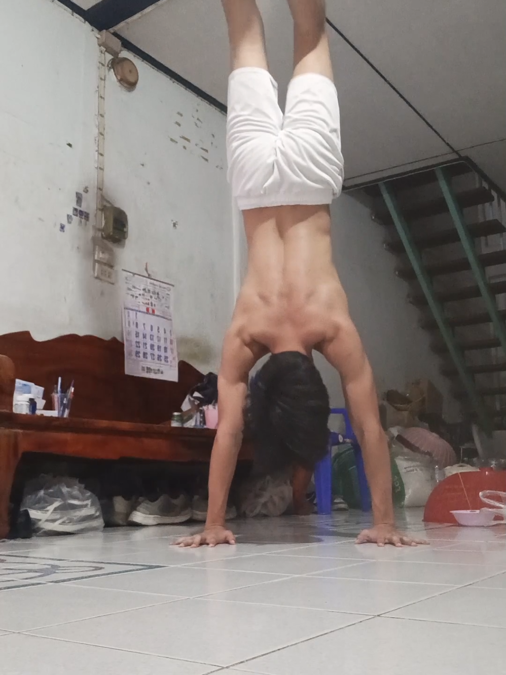 ประมาณนี้ๆ 5555 #ตุ้ยอยากเบียว #handstand #pov #มีม #CapCut 