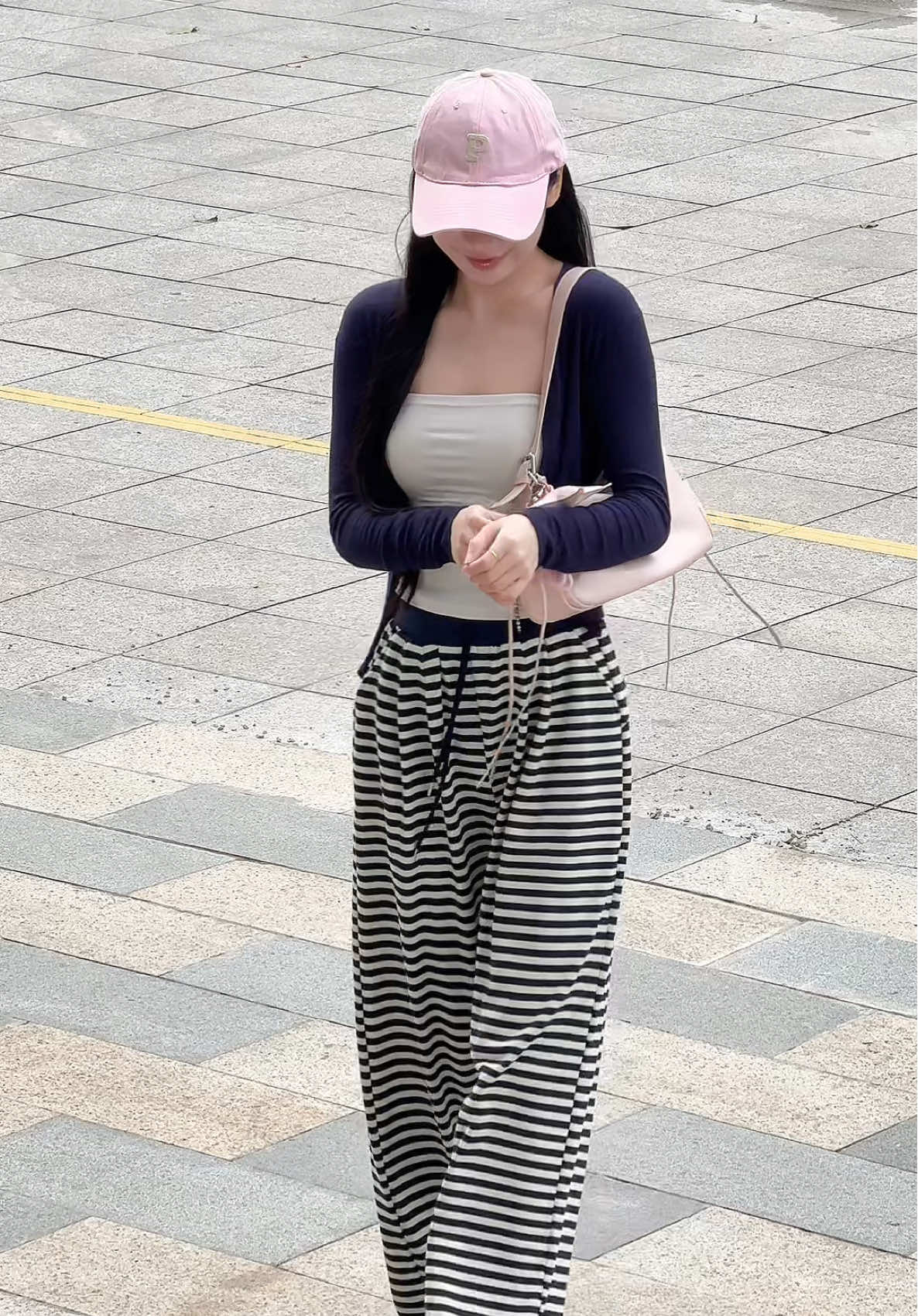 Hách dáng xỉu mấy bà 