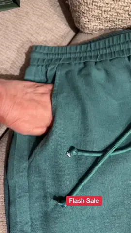 @Halara These are my favorite pants right now! They come in a lot of beautiful colors and they feel like linen. Love the high waist and wide leg flowy feel! #halara #halarapants #comfortablepants #travelclothes #labordaysale 