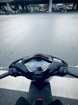 Để video gốc nhờ các cao nhân giúp em ghép bài nhạc nào buồn buồn, suy suy, lụy lụy với ạ 🥲🥲 #CapCut #xuhuong #southvietnamscooterteam🇻🇳 #sh125 