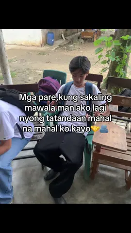 Tatandaan nyo pag nawala ako lagi nyong tatandaan mahal na mahal ko kayo🫂