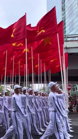 Khối cờ Đảng là một trong những khối đầu tiên tiến về lễ đài trong buổi hợp luyện sáng 30/8 #xunghuong #a80 #dieubinh #tongduyet #vietnam 