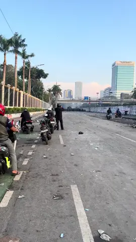 Kondisi Terkini depan Gedung DPR RI, 31 Agustus 2025 #demoterkini #demojakarta #demohariini #kondisiterkini 
