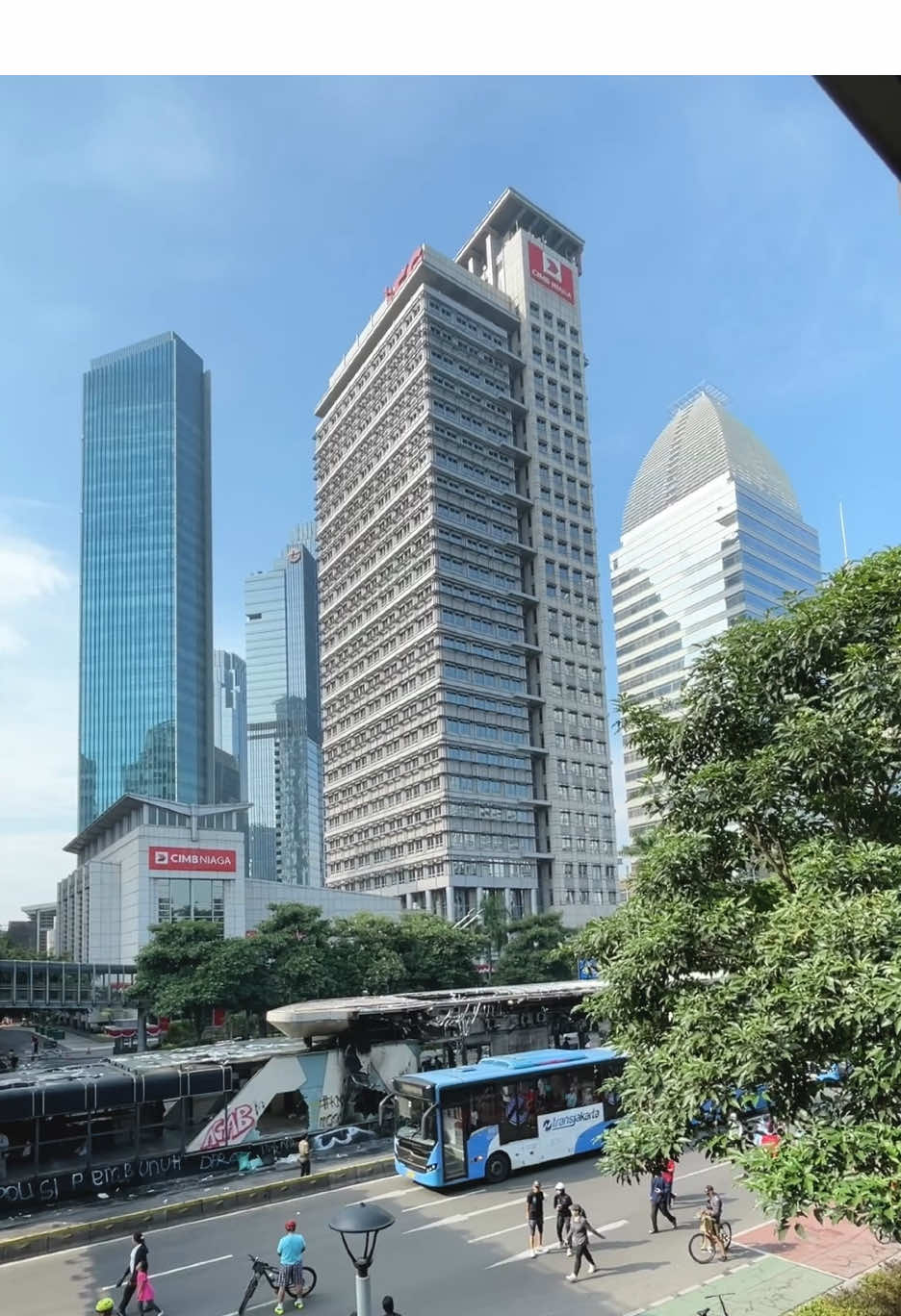 The rulers turn cities into ashes, and call it the people’s crime. #jakarta #indonesia 