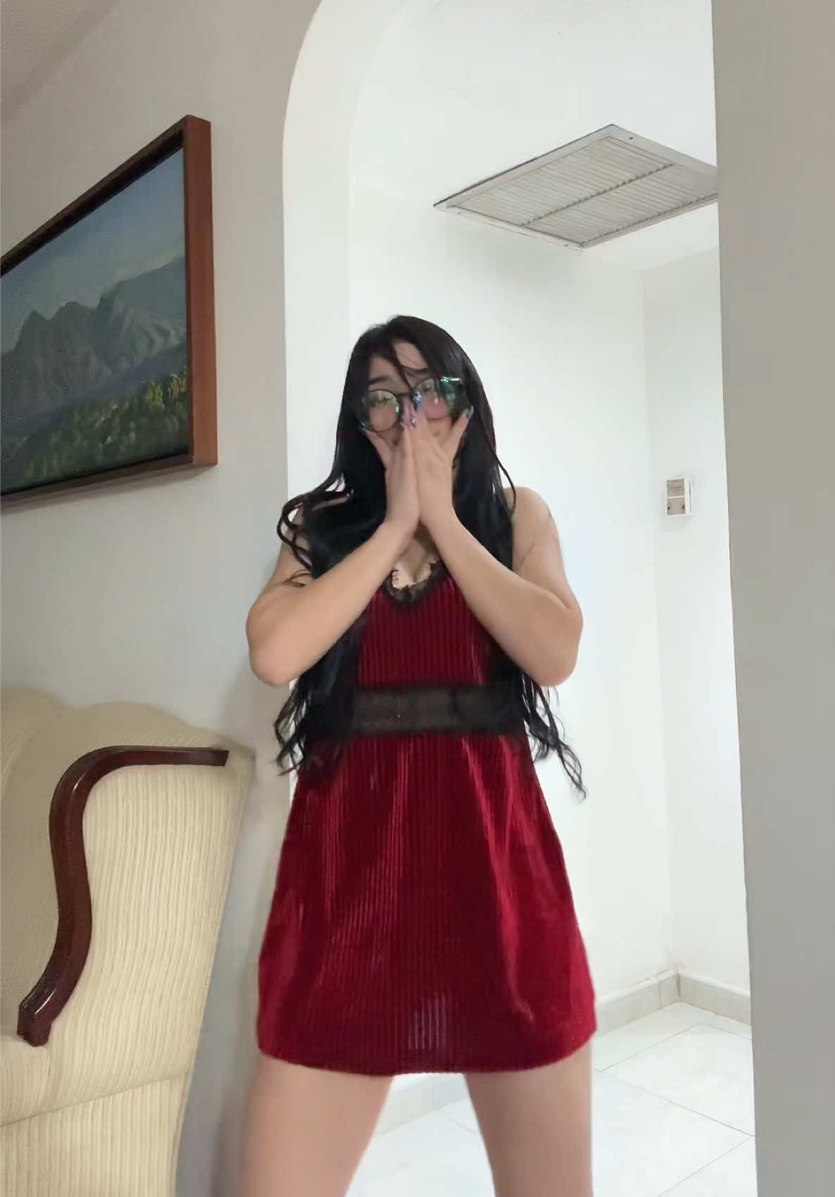 Chicos no m lo van a creer M hice un cambio de look temporal, aún me falta mi mechón azul:p  m siento bien bonita ¿seré una gótica de cabello largo?  ¿Se vienen cosplays? 👀❤️ #gotic #dancer #foryoupage #viral #norbi 