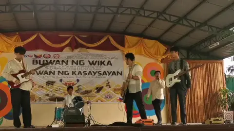 Tapos na ang midterms… 𝗕𝗮𝗴𝘀𝗮𝗸𝗮𝗻 na kaya⁉️❌('wag po please) Nandito na si 𝐌𝐚𝐫𝐜𝐮𝐬, at si 𝐁𝐫𝐲𝐥𝐥𝐞, at si 𝐌𝐡𝐚𝐳𝐞 Kasama ng pinakamalupit na banda, 𝐓𝐚𝐤𝐢𝐩𝐒𝐢𝐥𝐢𝐦, para painitin ang pagtatapos ng buwan ng wika at kasaysayan sa kantang 𝘽𝙖𝙜𝙨𝙖𝙠𝙖𝙣 ng 𝙋𝙖𝙧𝙤𝙠𝙮𝙖 𝙣𝙞 𝙀𝙙𝙜𝙖𝙧 🔥🔥🎤 #fyp #foryou #Bagsakan #BuwanNgWika #BuwanNgKasaysayan #PCSHSPDMAC #ArribaPDMAC Please note that all rights go to the original song artist and writer. This cover is intended for entertainment and appreciation purposes only.