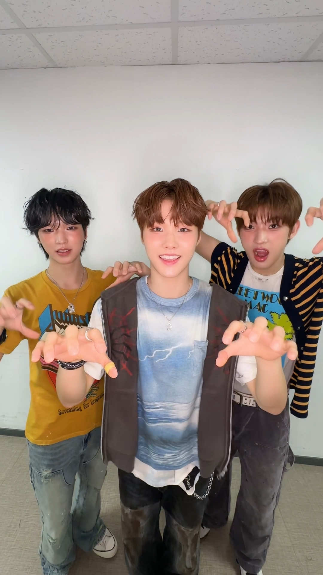 🐱+🐶+🐶 = 🐻🐻🐻₊˚⊹   #idntt #아이덴티티 #アイデンティティ #unevermet #김희주 #kimheeju #이재영 #leejaeyoung #이환희 #leehwanhee
