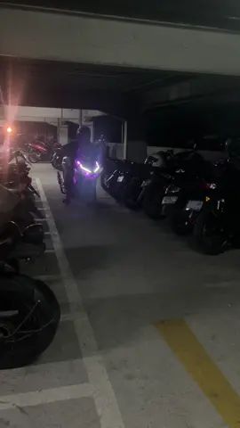 tolongin tps nyaa kenapaaa ini woyy #xyzbca #fyp #vario150modifikasi #varioled #vario125 #ogahjinjitstyle🔥 #variopink #penggunaring17 #ring17style 
