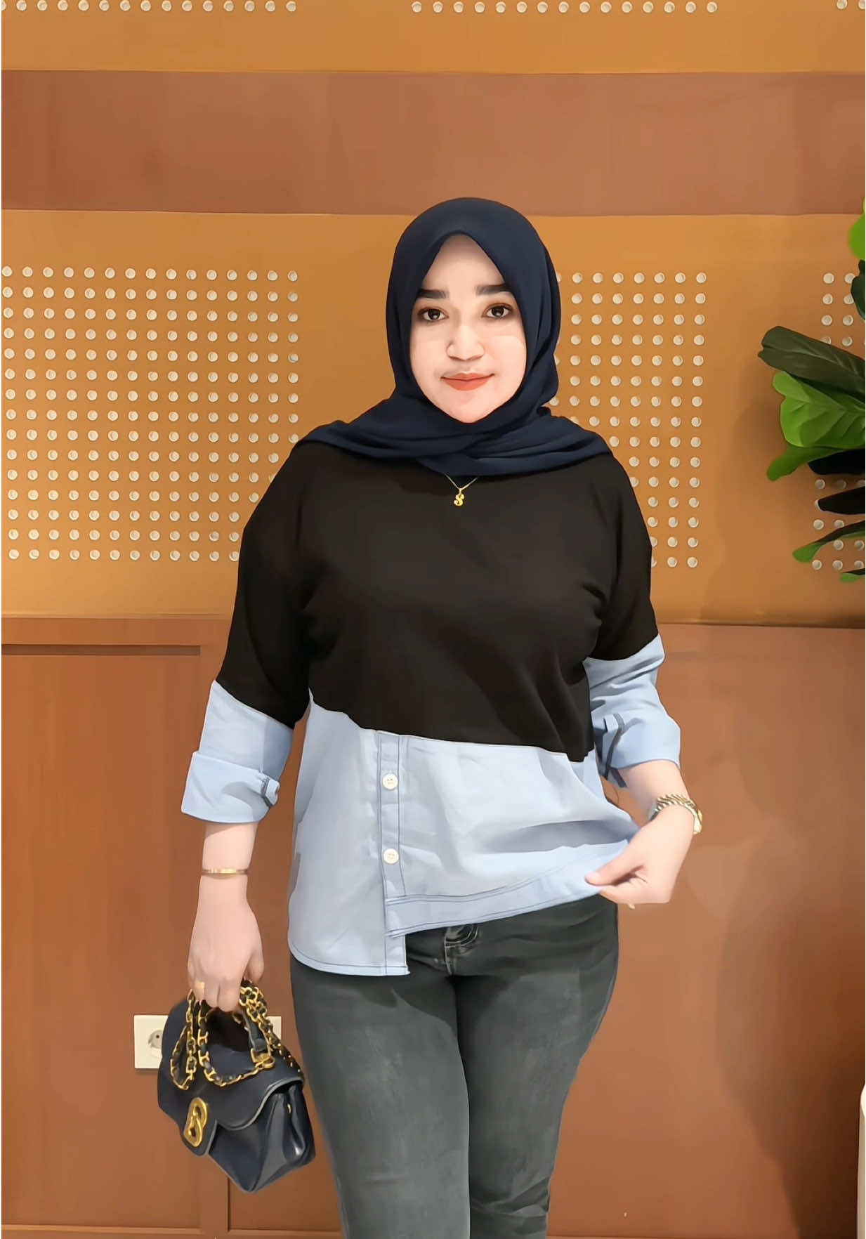 Aku pake warna black🖤 #fyp #ootdhijabstyle #ootdmurah #outfitmurah #outfit 
