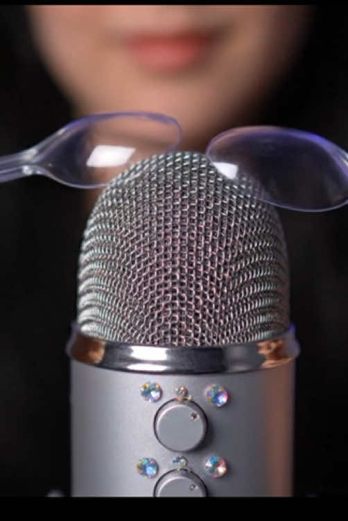 Plastic Spoon ASMR on Microphone – 8 Trigger Variations for Sleep & Relaxation #ASMR #PlasticSpoonASMR #MicTapping #MicScratching #SleepTriggers