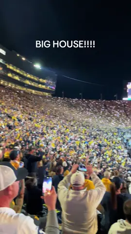 #goblue #ncaa #football #wolverines #mrbrightside 