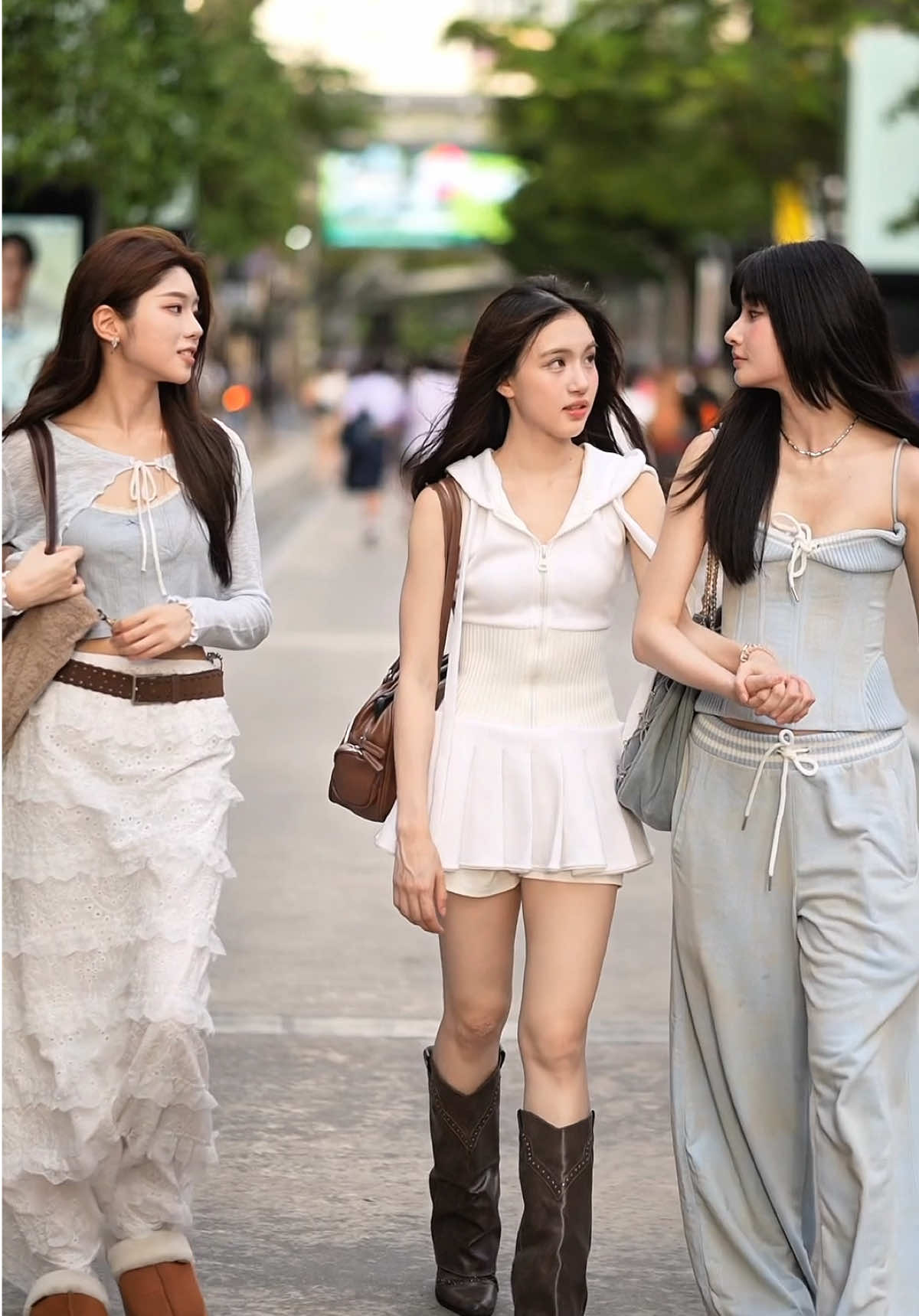 Let me hold you hand 🤍 @mable_siriwalee @ปอจอชอบกินเคบับ @angie  #MinePeople 