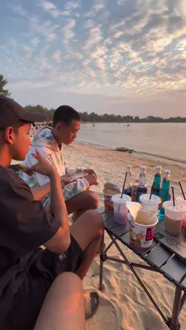 Nyeniii woo  #pantaijepara #jepara #lewatberanda #xybca #story 