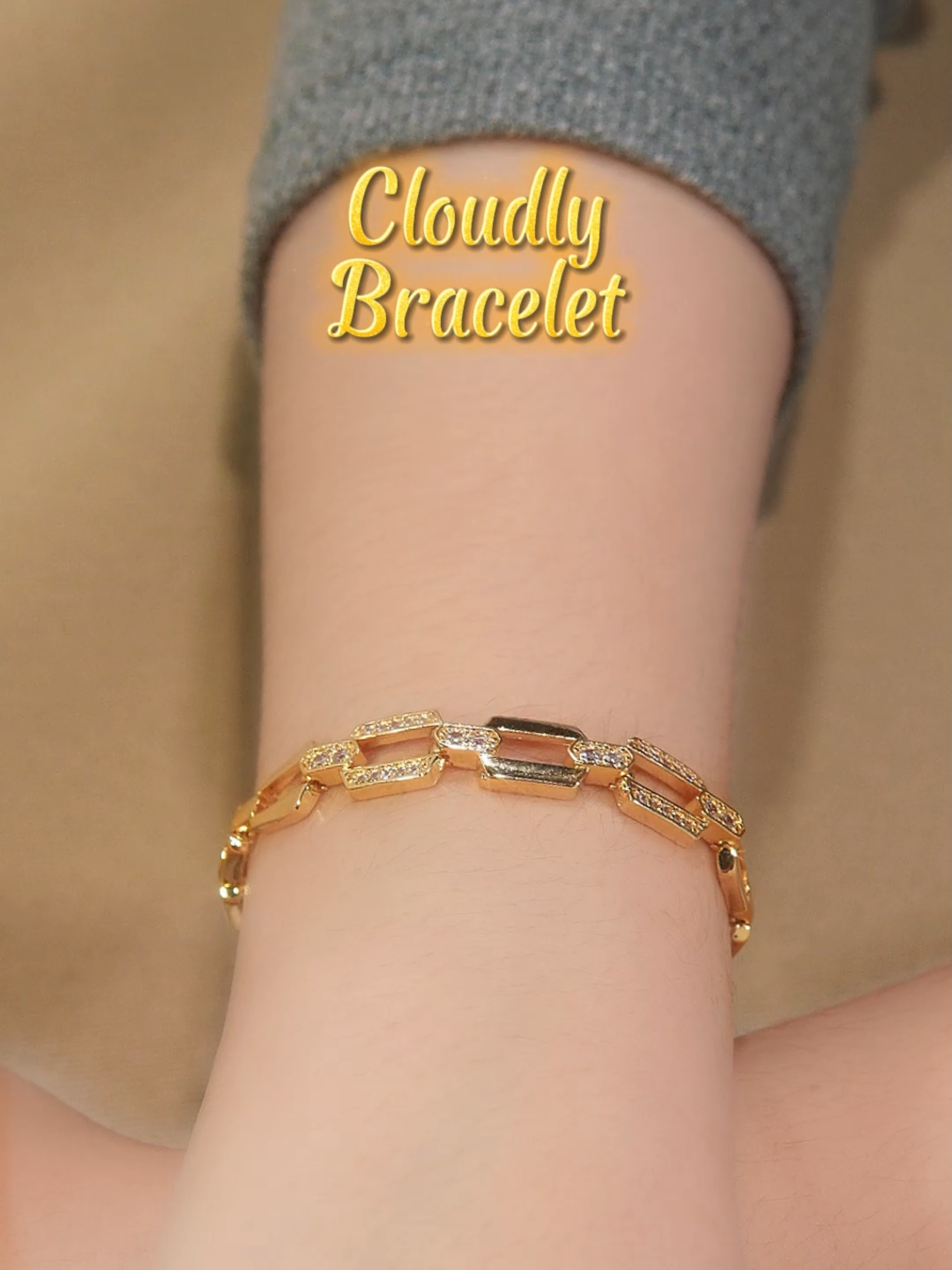 ✨ Gelang Rantai Cloudly ✨ Manis, simple, tapi tetap classy. Pas banget buat dipakai sehari-hari ataupun acara spesial. ☁️💫 Jangan tunggu lama, klik keranjang kuning sekarang juga biar nggak kehabisan! 🛒✨ #gelangtiktok #perhiasanwanita #gelangcantik #TikTokFashion #aksesoriswanita #ootdstyle #gelangrantai #gelangmurah #fyp