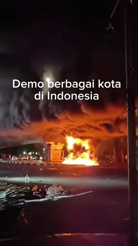 Demo Padang Damai #demo #demodpr #padang #demohariini #polisi #fyp #demopolisi #demojakarta 