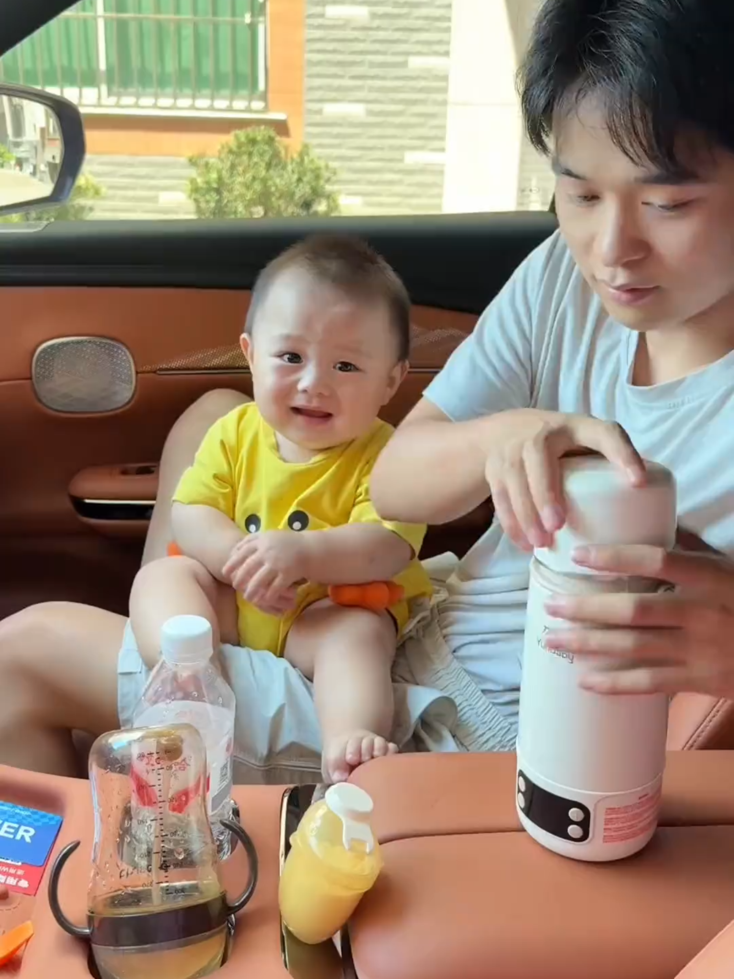 Nhanh cái tay lên, đói lắm rồi papa ơi #babytiktok #embedangyeu #babylove #bonkhongrang #embevit