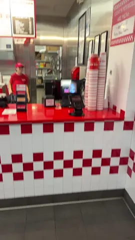 POV: When that customer comes in last minute.        (Filmed off the clock)@IMac @_(Lyla)<3. #fast food #fyp 