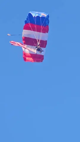 La caída más emocionante que verás hoy. . . . #USA #skydivers #viral #videoviral #paracaidistas 
