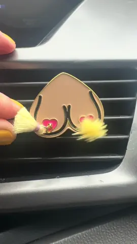 💛💛#bewbies#carcharms#fragrancediffuser#carfragrance