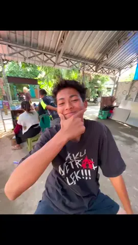 yo ngpost wongee barang😅😅 #cahganteng #cahgabut #cahgarment  #fypシ゚viral #fyppppppppppppppppppppppp 