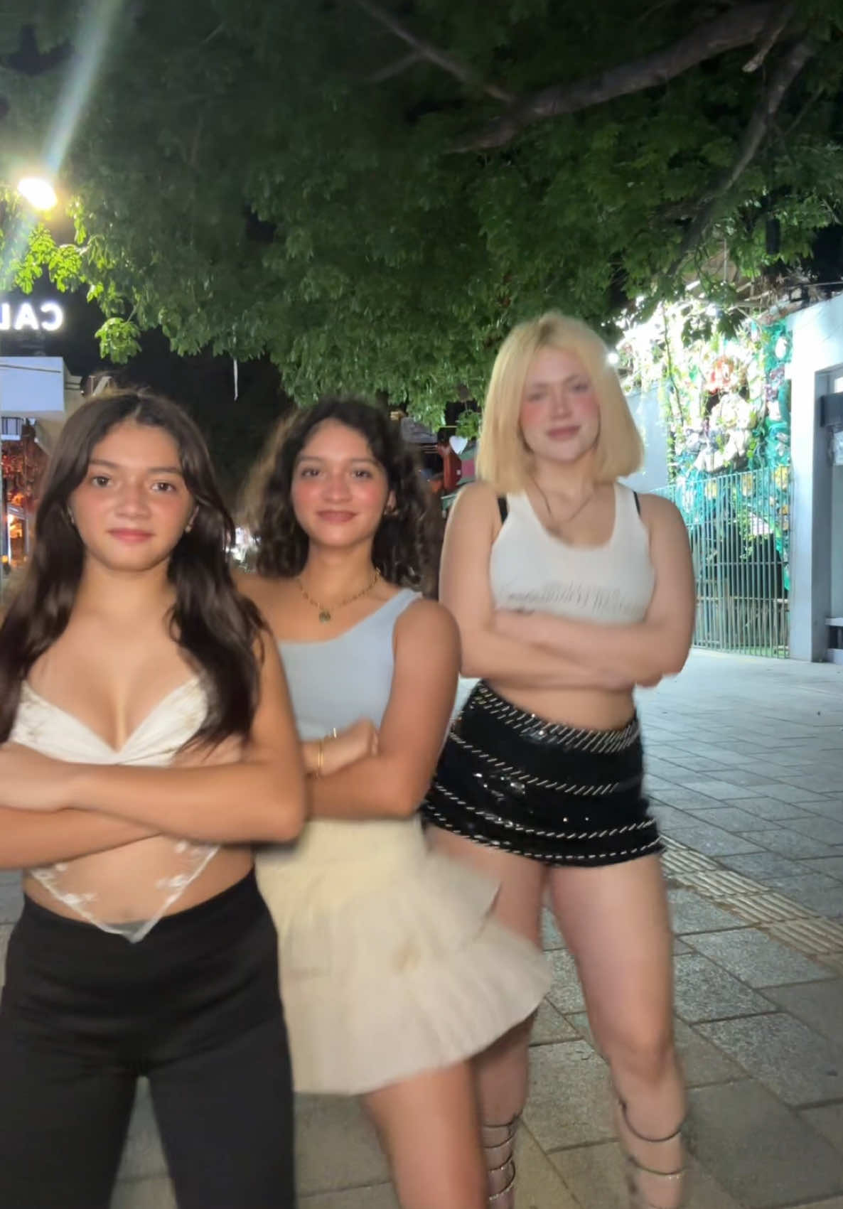 @Elideth @kat_esme.23 siempre es un gusto que se acerquen a saludarme okay?🥰