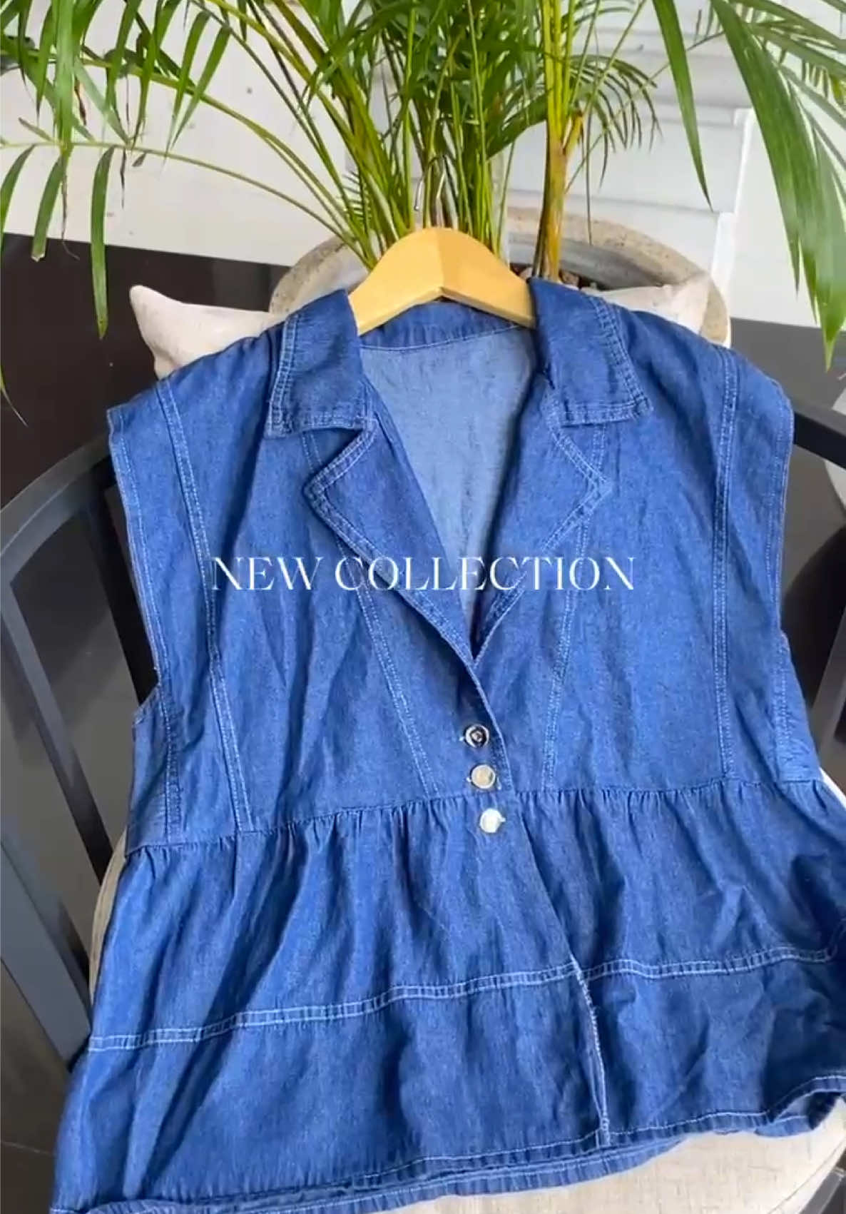 Buat kalian yg suka hujat ganti ootd, murah ko cuman 40k aja😘 #vest #rompi #outer #ootdhijab #OOTD #99sale #blouse #blosemurah #vestjeans 