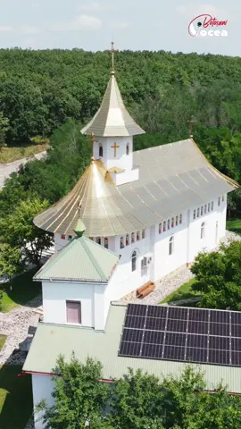 ,,Să nu fie sat fără biserică și preot!” Imagini din dronă 👉 Parohia ,,Sfânta Treime