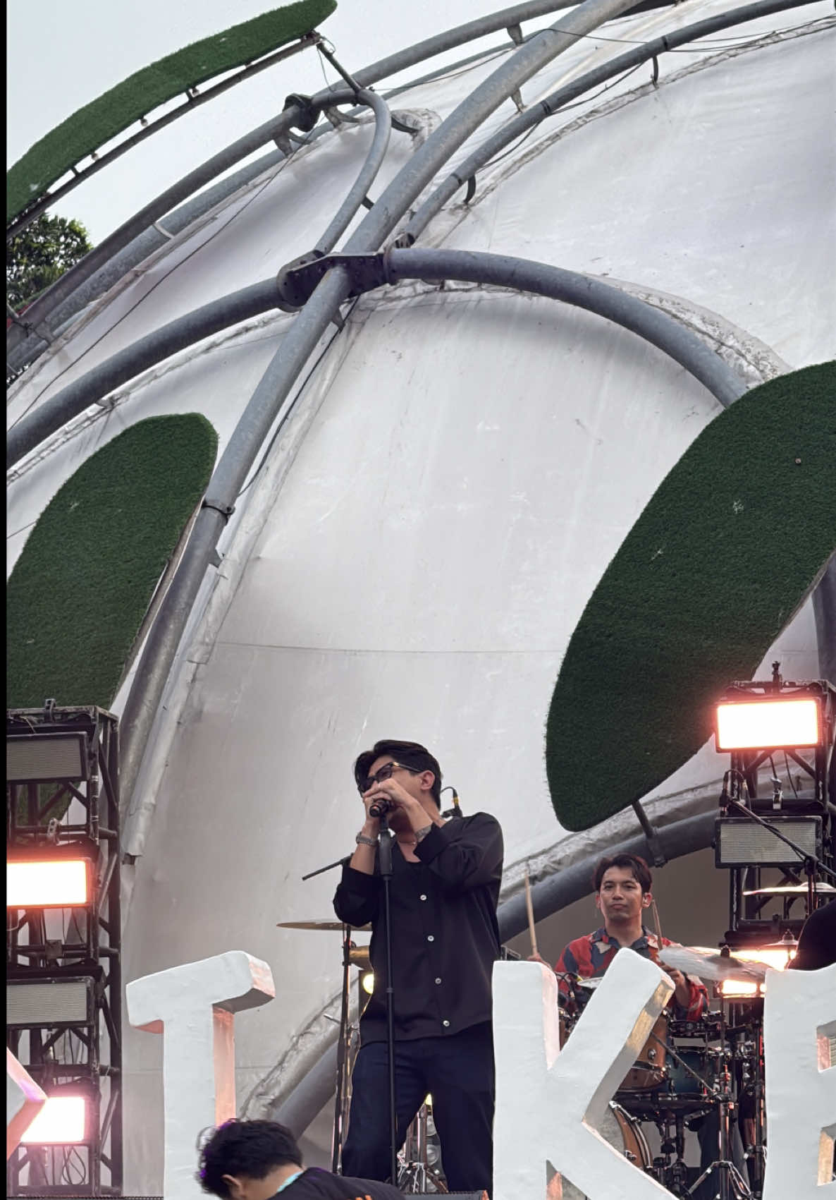 Long Recap Performance @Juicy Luicy at Sunset Di Kebun Bogor Day 1 #juicyluicy #uan @Uan kaisar #concert 