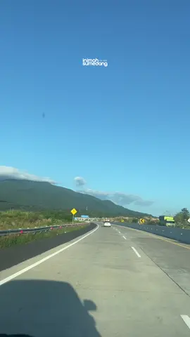 Tampomas Sumedang di tol Cisumdawu 