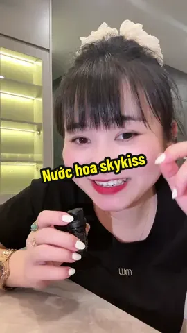 Shop có che tên nha chị em mua lẹ nào#giadinhbothui🥑 #xuhuong #nuochoanu #nuochoa #skykiss 