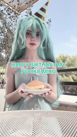 Diva's birthday today!!!! #hatsunemiku #miku #初音ミク #hatsunemikucosplay #cosplay 