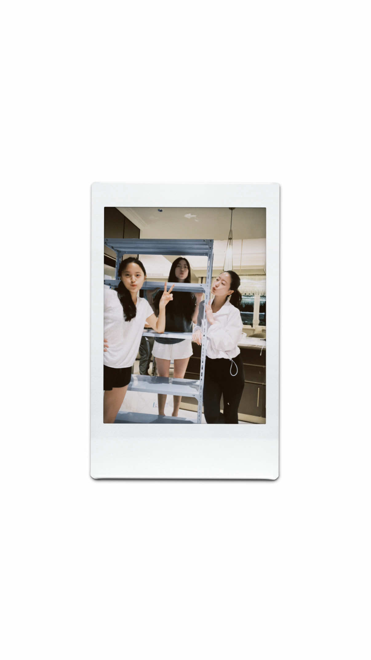 Today’s “bonding” activity 🤡@Nicole Pola @portia 