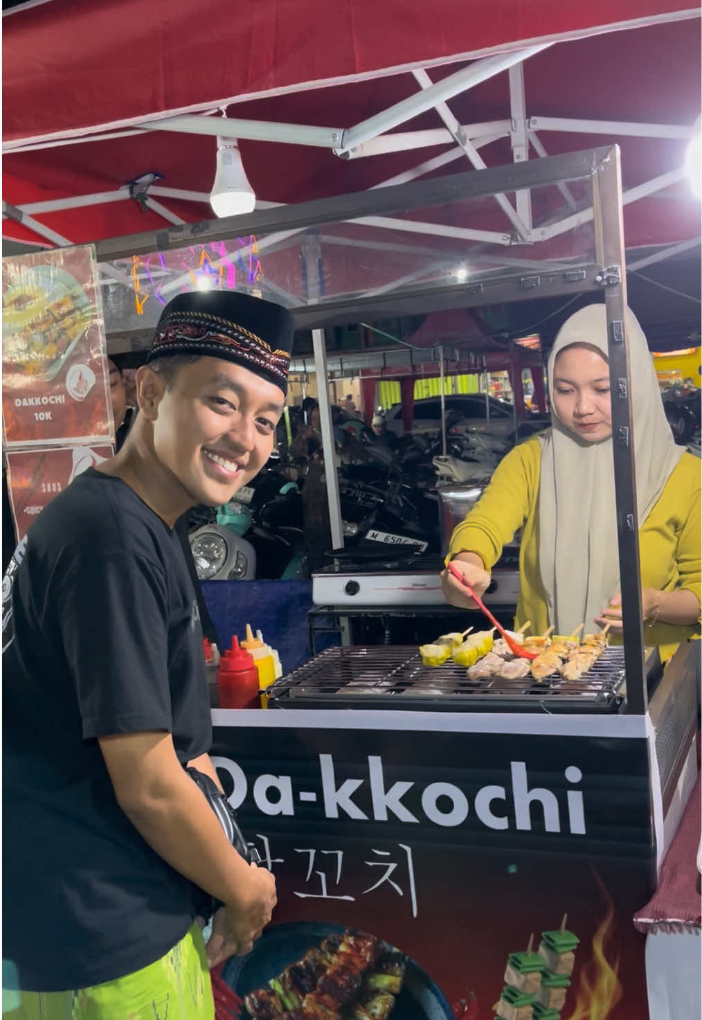 Jajanan korea di pasar malam @Mr.dakkochi_pamekasan🍢 