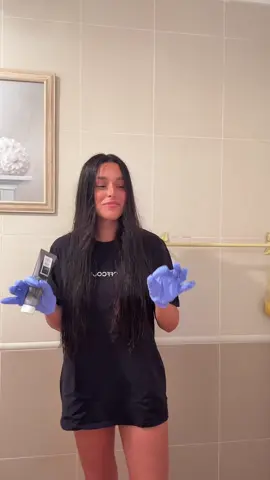Jugando a las peluqueras en el peor momento posible 😇