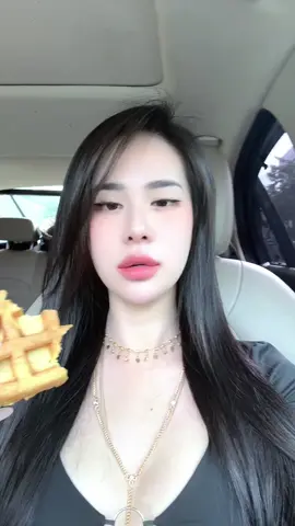 Lúc đóng lúc mở.. 🤣