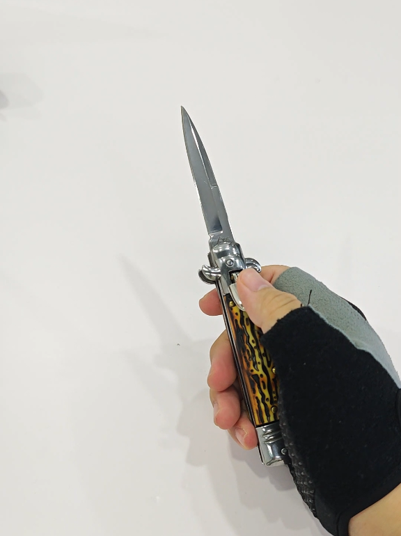 Daily Joy Knife #pocketknife #foldingknife #fruitknife #AKCknife #yellowhandle #viralproducts #edc #knifelovers 