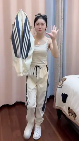 Bộ thể thao nam nữ HAPPYLIVEMALL #bothethao #thoitrang #xuhuong 