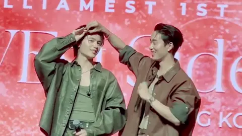 น้องเอสติดโบว์ให้วิลเลี่ยม WILLIAMEST STORY IN HK #WilliamEst1stFMinHongKong #Williamjkp #Est_Rvp #WilliamEst #วิลเลี่ยมเอส 