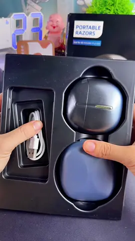 Máy cạo râu điện cầm tay Lưỡi dao đôi siêu mỏng IPX7 không thấm nước Máy cạo râu ướt và khô Thời lượng pin lên đến 2 tháng Bao gồm hộp quà tặng và hộp du lịch #maycaoraumini #maycaorau #maycaoraucamtay #huongtichcuc74 #huongchiase74 