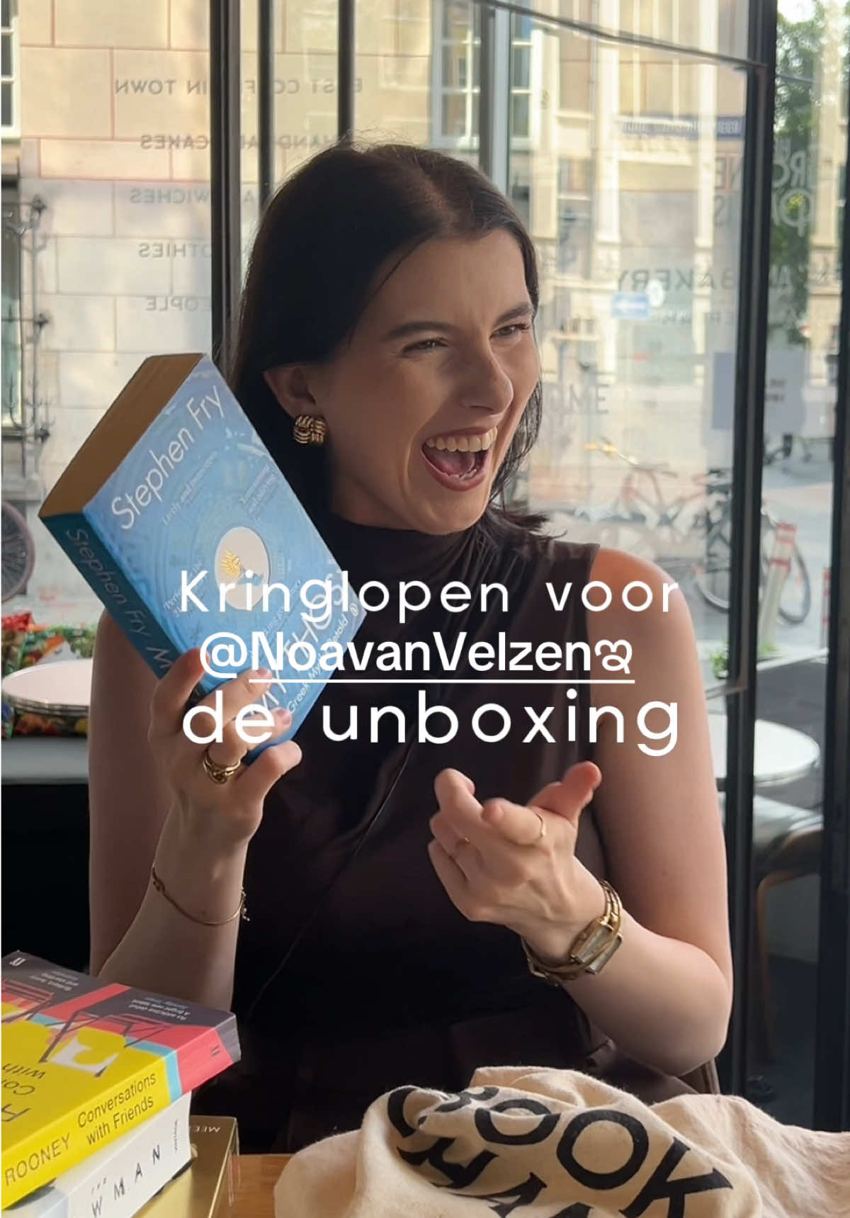 Kringlopen voor @Noa van Velzen ఇ haar unboxing 💘💘 Je reactie was zo leuk!!!!! #kringlopen #kringlopenvoor #BookTok #bookunboxing #books 