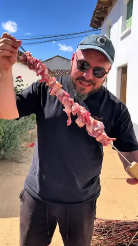 Pinchos de lechazo y verduras asadas a la parrilla. Planazo de fin de semana.