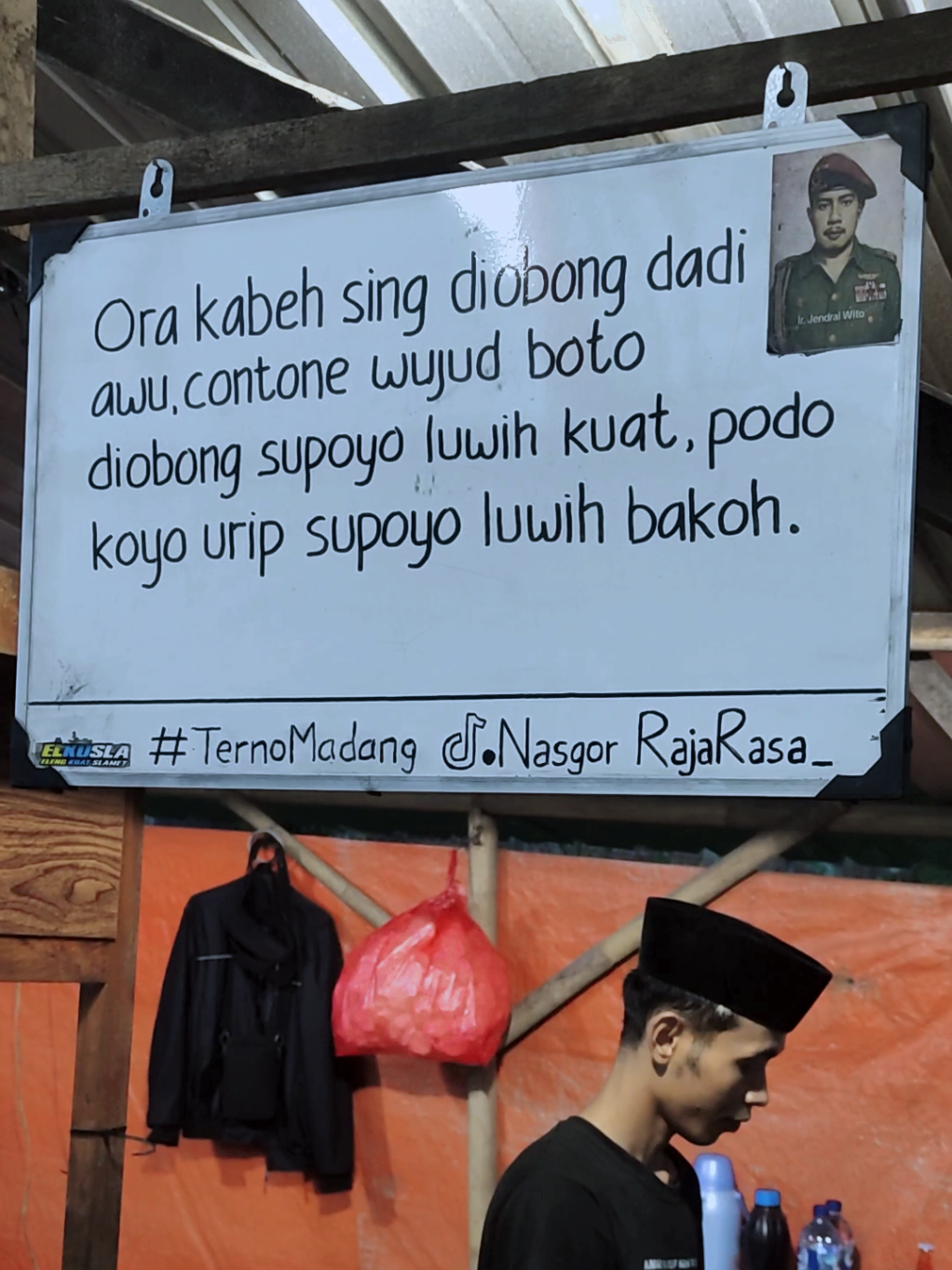 gapuro kalah bakoh e Lokasi: Nasi Goreng RAJARASA Etan Prapatan Ngumpul, Balong, Ponorogo. #quotes #jowostory #storyjowo #fyp #masukberanda #nasigorengrajarasa #ponorgo24jam #fyppppppppppppppppppppppp #jowopride #rombongannyeni #sampitak 