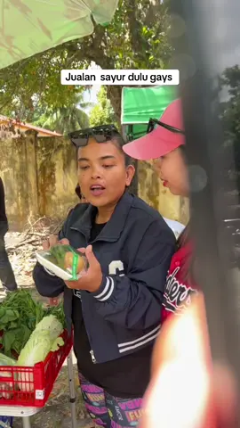 Jualan sayur dulu gays ,,, #trendtiktok #sayuran #wanitahebat #fypviral 