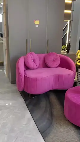 Yang pinky pinky emang menggoda bangett 😍🩷🩷🩷 Sofa curva tipe 3.2 dudukan ✨ Bisa request warna juga ya sayy ❤️ #sofacurva #sofalucu #pinkypinky #sofapink #meubelindramayu 